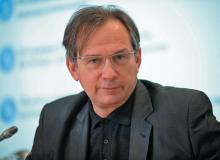  Cezary Stypułkowski, prezes BRE BankuBigger