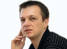 Kamil JarosBigger