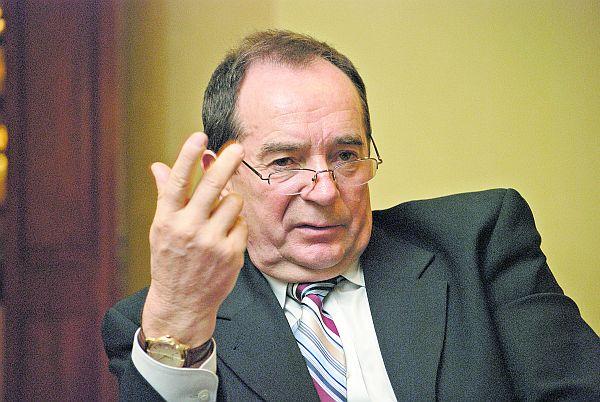 Zdzisław Sawicki od niemal 10 lat jest akcjonariuszem Krosna.  Uważa, że sytuacja spółki uderzyła głównie w jego finanse. 