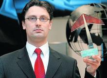 Łukasz Mleczko, prezes i główny akcjonariusz Perfect Line,  jest przekonany, że firmę da się uratować.Bigger