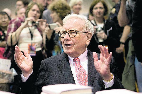 Warren Buffett zapewnia, że wie, jaka jest przyszłość bank&oacute;w, kt&oacute;rych akcje ma jego firma Berkshire Hathaway.