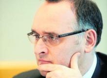 MNI, kierowane przez Piotra Majchrzaka, samodzielnie prowadzi operację łączenia spółek własnych  z firmami zależnymi PPWK.  Czasem korzysta  z pomocy firmy doradczej Navigator.  Bigger