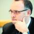 MNI, kierowane przez Piotra Majchrzaka, samodzielnie prowadzi operację łączenia spółek własnych z firmami zależnymi PPWK. Czasem korzysta z pomocy firmy doradczej Navigator.