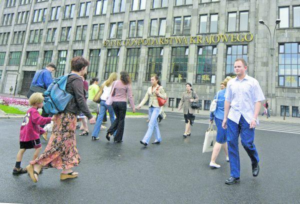 Sejm pracuje nad zmianą sposobu pozyskiwania pieniędzy dla Krajowego Funduszu Drogowego, który jest zarządzany przez Bank Gospodarstwa Krajowego. 
