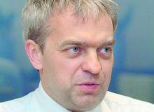 Jacek Krawiec, PKN Orlen PKN Orlen od 2005 r. korzysta z usług KPMG. Zasady dobrych praktyk spółek notowanych na GPW dopuszczają przedłużenie umowy o kolejne dwa lata.Bigger
