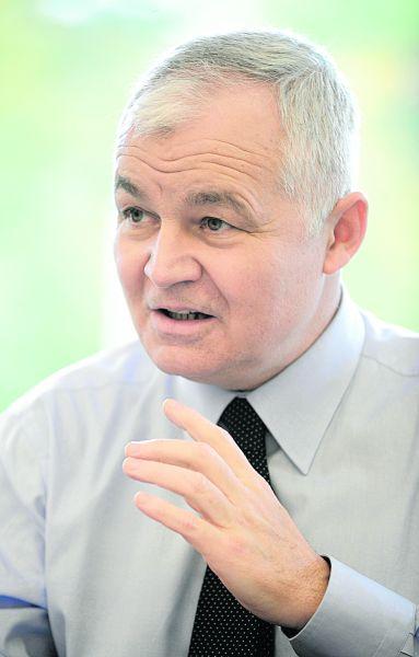 Jan Krzysztof Bielecki, Bank Pekao  Bank Pekao nie informuje na razie, czy przedłuży wygasającą wkrótce umowę z KPMG. Z usług tego podmiotu korzysta od 2005 r.
