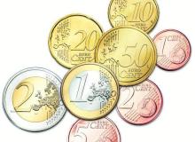Z wprowadzeniem w naszym kraju euro będą się wiązały zarówno korzyści, jak i koszty czy też czynniki ryzykaBigger