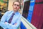 dr. Grzegorz Tchorek, doradca w Biurze ds. Integracji ze Strefą Euro w Narodowym Banku Polskim i adiunkt Wydziału Zarządzania Uniwersytetu Warszawskiego