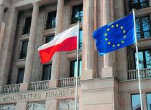Komisja Europejska wymaga od członków strefy euro deficytu finansów publicznych nieprzekraczającego 3 proc. PKBBigger