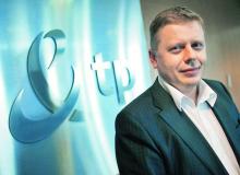 Maciej Witucki, prezes Telekomunika-cji Polskiej, chce, by spółka osiągała większe korzyści z posiadania bazy teleadresowej około 8 mln  klientów.Bigger