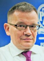 Zarówno Andrzej Ladko (u góry), jak i Mariusz Sarnowski pracują już  w największej w kraju firmie ubezpieczeniowej. 