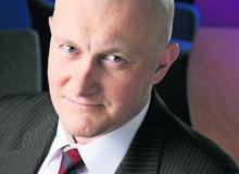 Łukasz Kwiecień, Pioneer Pekao Investment ManagementBigger
