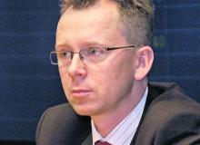 Tomasz Kosobucki, członek zarządu Wasko, twierdzi, że mimo kryzysu spółka nie straciła żadnego z głównych klientów.	Bigger