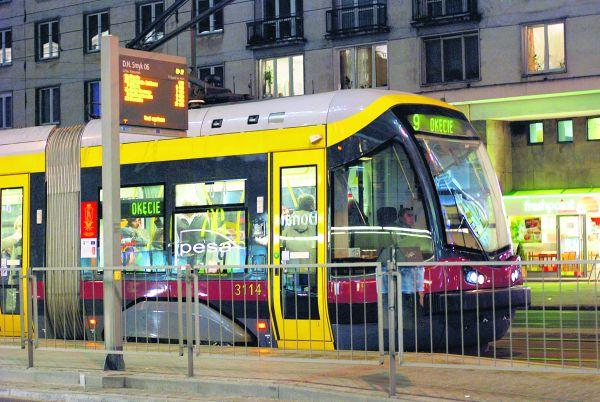 Dzięki leasingowi zwrotnemu tramwajów spółka należąca do stołecznego ratusza otrzymała ponad 75 mln zł
