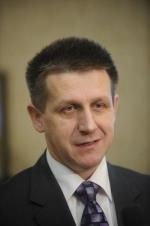 Tauron Polska Energia SA zdecydował, że podczas  zaplanowanej na ten rok oferty publicznej nie wyemituje nowych akcji - powiedział w środę wiceminister   skarbu Jan Bury