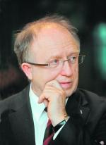 Herbert Wirth, prezes KGHM (u góry), oraz Dariusz Lubera, prezes Tauronu  Polska Energia. Spółki współpracują, już przygotowując budowę nowego bloku w  Elektrowni  Blachownia. Dla uczestników oferty  publicznej ważniej sze mogą być jednak związki kapitałowe obu firm.	