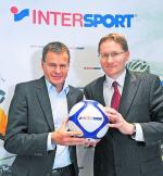 Franz Julen, CEO INTERSPORT International Corp. (z lewej) i Artur Mikołajko, prezes INTERSPORT Polska  