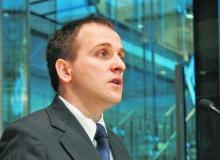 Przewodniczący Komisji Nadzoru Finansowego - Stanisław KluzaBigger